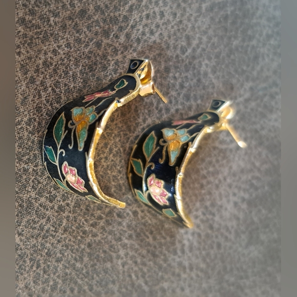 Stunning Vtg Cloisonné Enameled EARRINGS Butterflies Floral On Black Leaf Shape - Picture 3 of 7